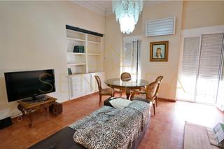 Etagenwohnung in Carrer d'agustina d'aragó 40