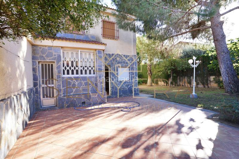 Foto 0d5c4bcd-25a8-463a-a604-c9e4c9da5780. Chalet with parking in San Antonio de Benagéber