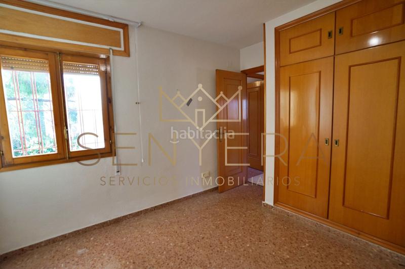 Foto 0da4a7e5-f280-41aa-882c-06ba86c137c0. Chalet with parking in San Antonio de Benagéber