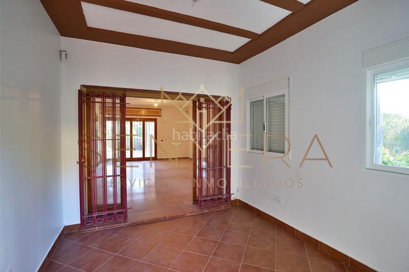 Foto 4463ab2f-bf5e-4302-b375-4246583727cc. Chalet with parking in San Antonio de Benagéber