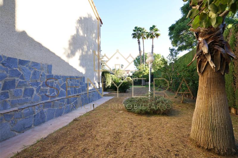 Foto 5cca3e4c-75ca-466c-8f06-21abf9e4f0d7. Chalet with parking in San Antonio de Benagéber