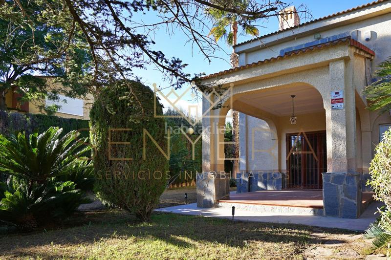 Foto 6777c9fc-8ed6-49b0-8a67-ae0173823fff. Chalet with parking in San Antonio de Benagéber