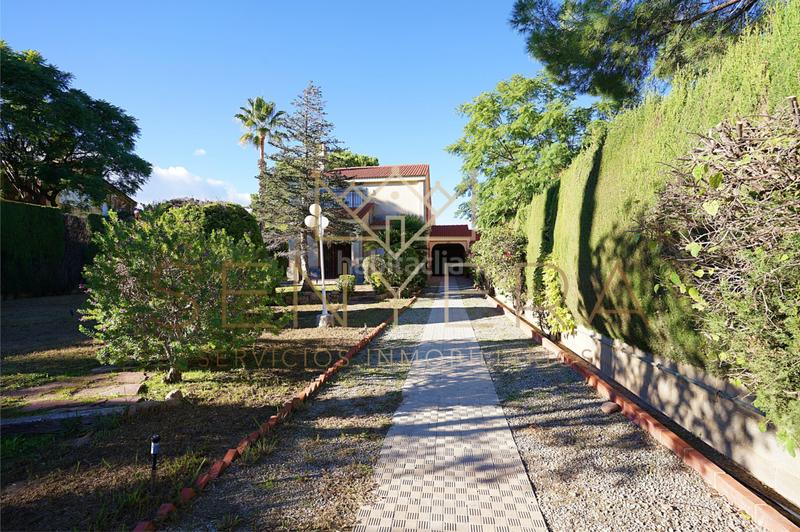 Foto 9d6e7719-3d32-4644-afa2-ae66440202b6. Chalet with parking in San Antonio de Benagéber