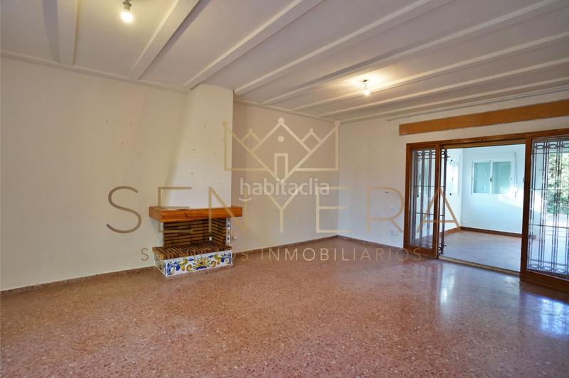 Foto b18b576d-1e7c-4b7c-a52b-6d6c0cf5f3d9. Chalet with parking in San Antonio de Benagéber