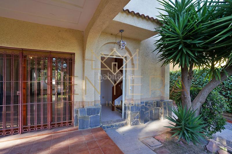 Foto b93c927e-1429-4060-a1fa-e81c97dec6f1. Chalet with parking in San Antonio de Benagéber