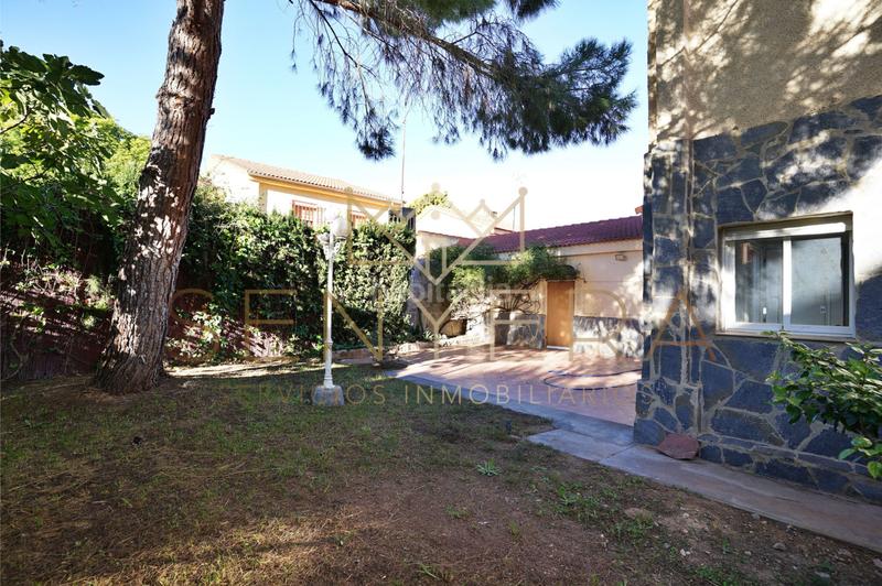 Foto cede30ac-b78d-4065-8d38-9011d56ad6a3. Chalet with parking in San Antonio de Benagéber
