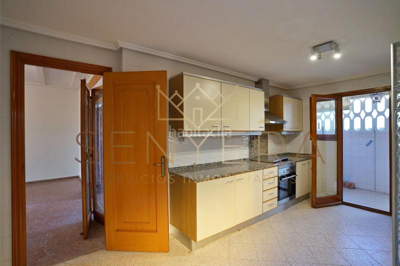 Foto e3fd6619-7593-49b4-b8a7-3bdd37b62d9e. Chalet with parking in San Antonio de Benagéber