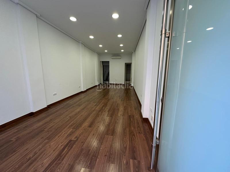 Foto b407593f-bc2e-45c1-94d1-bdaa4d064b3c. Local comercial a Barrio de Patraix Valencia