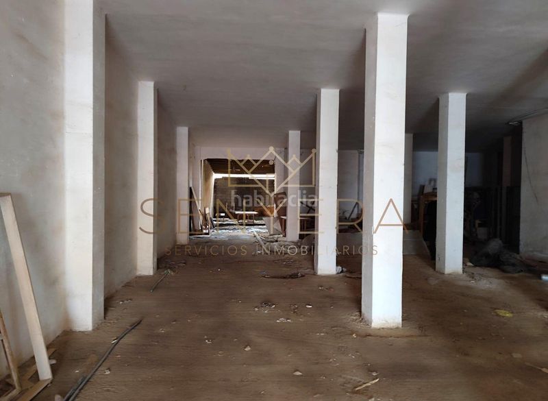 Foto cf130dc7-b07b-4d7e-8daf-592b436d9ce6. Local comercial a Camí Reial Valencia