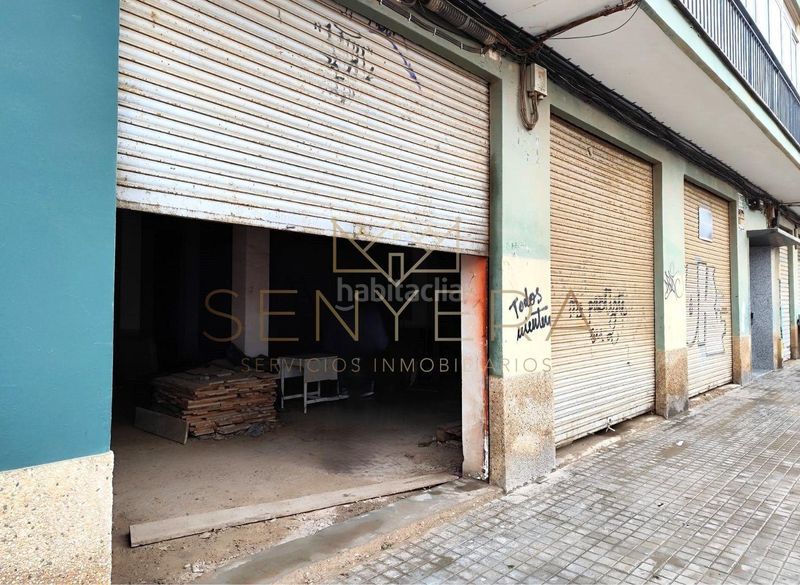 Foto d72b9656-579d-4535-bbad-5392a37318d8. Local comercial a Camí Reial Valencia