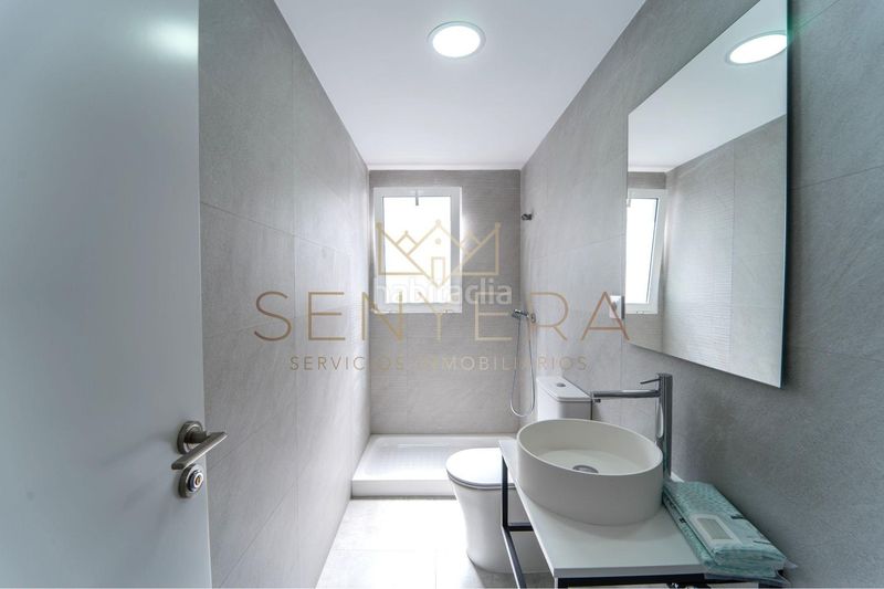 Foto c0992c64-17d1-4031-8d21-d02f41528b77. Edificio en Picassent