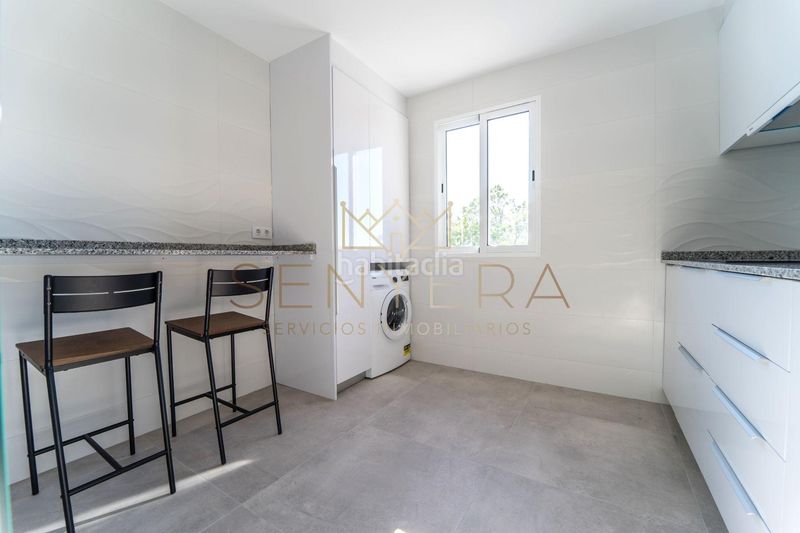 Foto cfc8f5cd-2516-4936-8c44-f1764745c547. Edificio en Picassent