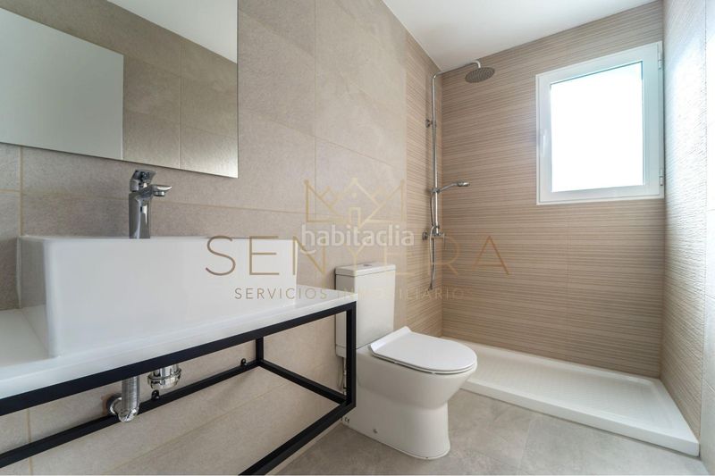 Foto fc267154-952d-4abc-881e-4b2fe999fde7. Edificio en Picassent