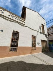 Masia  Calle primero de mayo. Casa en venta