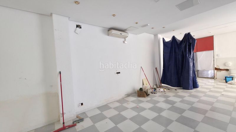 Foto b660b5fc-a7af-4d88-b47a-5589419b9ad3. Alquiler local comercial local en alquiler en Plaza Xúquer Paiporta