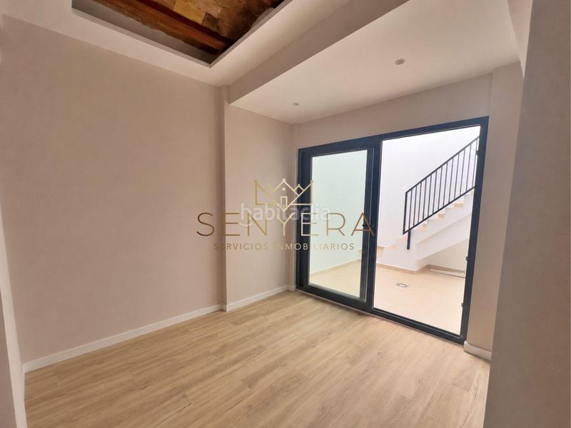 Foto 1f2e95cb-4d75-4d3c-89b6-cbfc707602ff. Casa adossada a L´Hort de Senabre Valencia