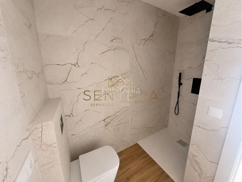 Foto d895f63e-eb67-4a88-b545-e50e2224dedd. Casa adossada a L´Hort de Senabre Valencia