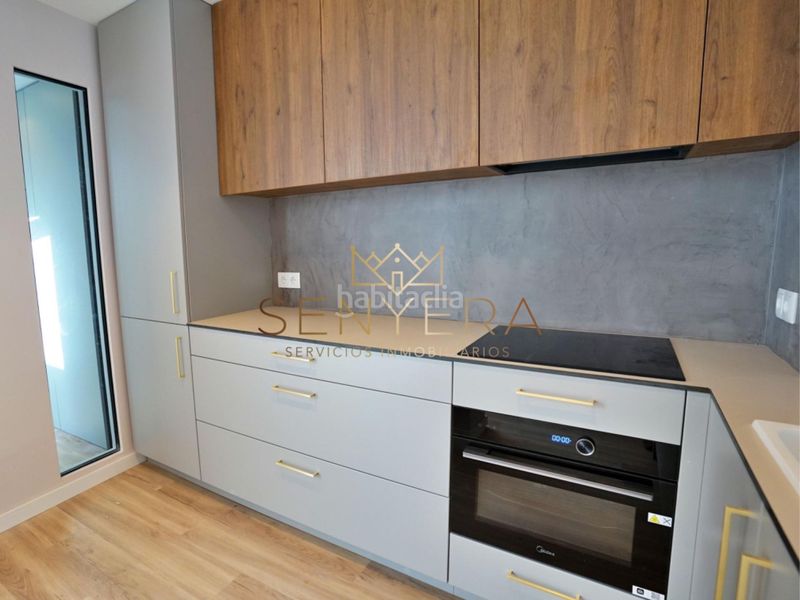 Foto ef3a8558-303c-4718-9491-ff49756dd682. Casa adossada a L´Hort de Senabre Valencia