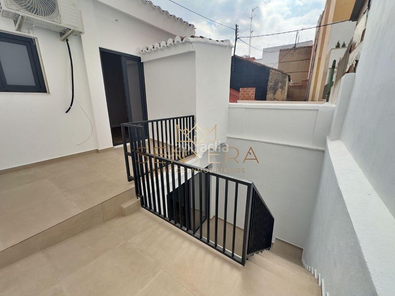 Foto f403d52b-cd63-4a73-aa11-8172bd3366e9. Casa adossada a L´Hort de Senabre Valencia