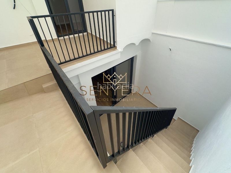 Foto fc3a9a3d-8d39-447e-b85d-0ec5173275c1. Casa adossada a L´Hort de Senabre Valencia