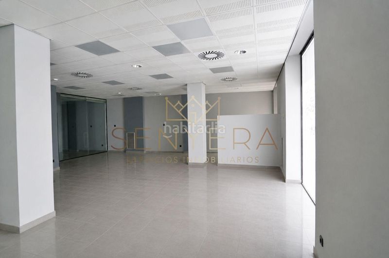 Foto 29feb32a-45d6-4f53-8d36-4ab0943f827d. Local comercial a Torrefiel Valencia