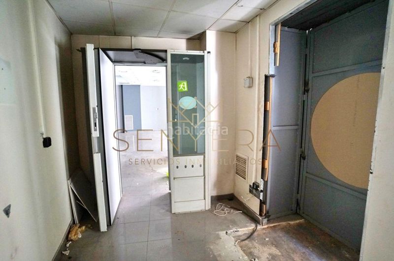 Foto dfeb8ad7-20ac-4393-a6ad-bc1eeedde570. Local comercial a Torrefiel Valencia