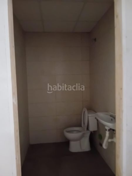 Foto f34259f8-88c0-418e-a317-e5417ab3ba6e. Local comercial a Benetússer
