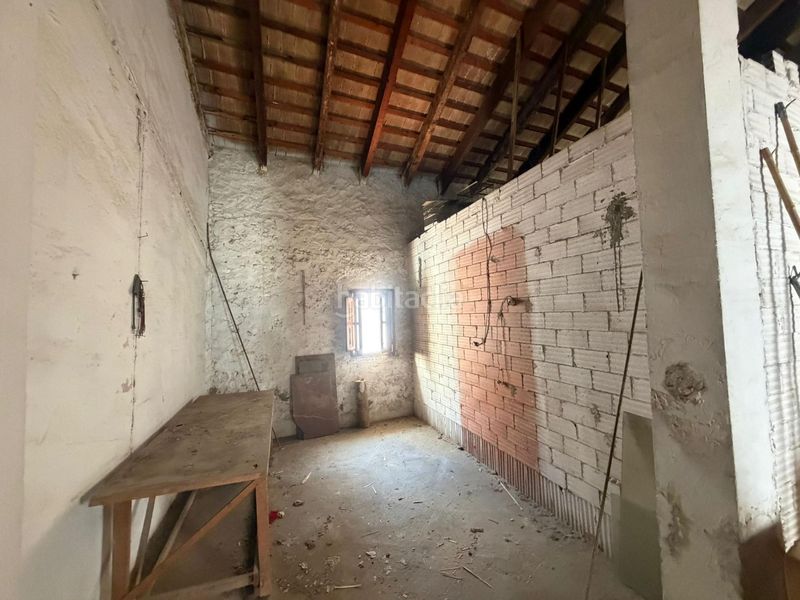 Foto 519ce29a-fb4e-4f59-912b-27f8b3e93978. Casa adossada a El Castell Burjassot