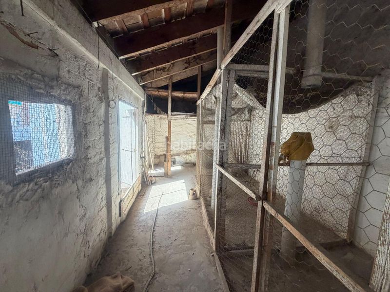 Foto ea7af2c0-cdb4-4b5e-a820-e52f9a8db686. Casa adossada a El Castell Burjassot