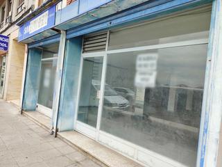 Lloguer Local Comercial  Santander - calle padre rábago. Espacioso local en alquiler en zona hospital valdecilla