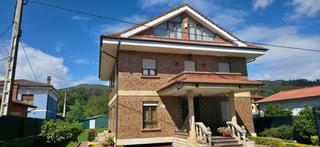 Casa  Somahoz - bo somahoz-los pedriscos. Casa independiente con piscina