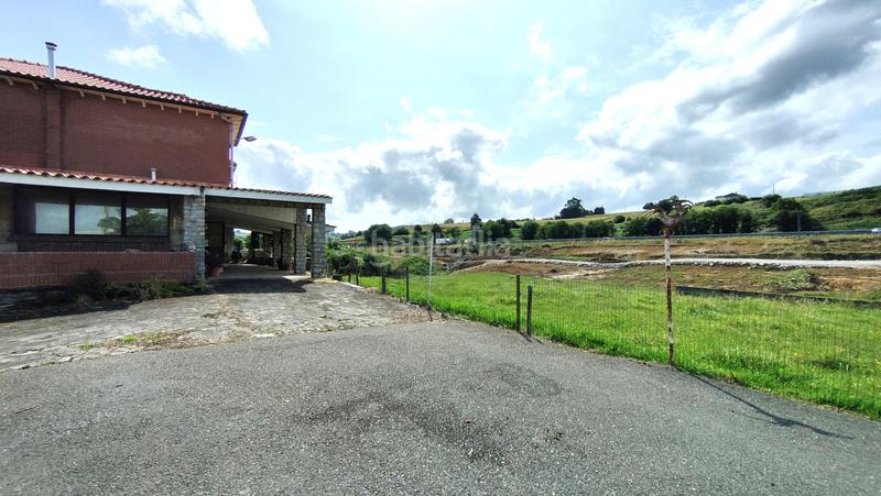 Foto a14efcc1-f851-45ed-bc2b-0465bfed6855. Casa amb calefacció aparcament a Polanco