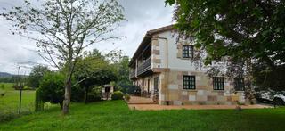 Casa pareada  Parbayón - barrio la calle. Casa estilo montañes para entrar a vivir
