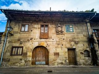 Terreno residencial  Cartes - calle camino real. Conjunto histórico