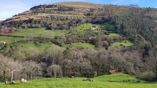Casa  Riotuerto - portillo la orilla polígono 9 parcela 366. Cabaña pasiega a reformar entorno de ensueño