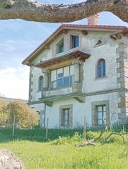 Casa  Orzales - bo orzales. Casa de piedra señorial con escudo  para reformar