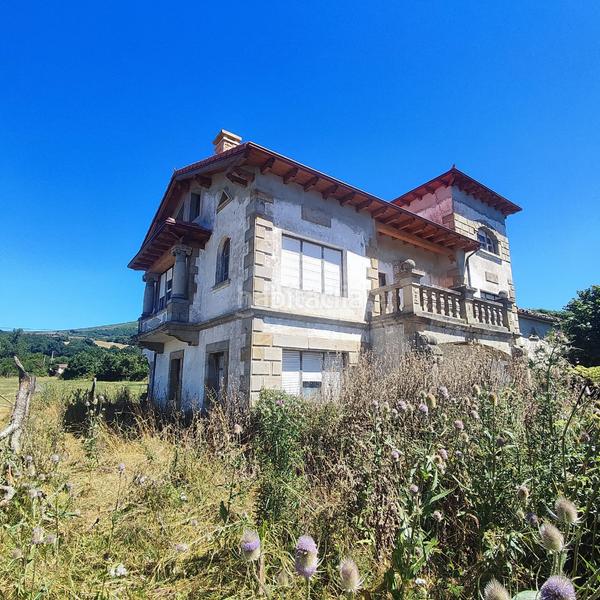 Foto a4ac4f9f-e824-4d9e-a8c9-00274e313f09. Casa in Campoo de Yuso