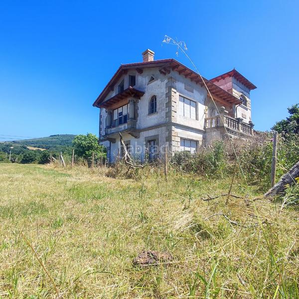 Foto b4f49ebf-4a03-4c53-963d-7cddb3e0f741. Casa in Campoo de Yuso