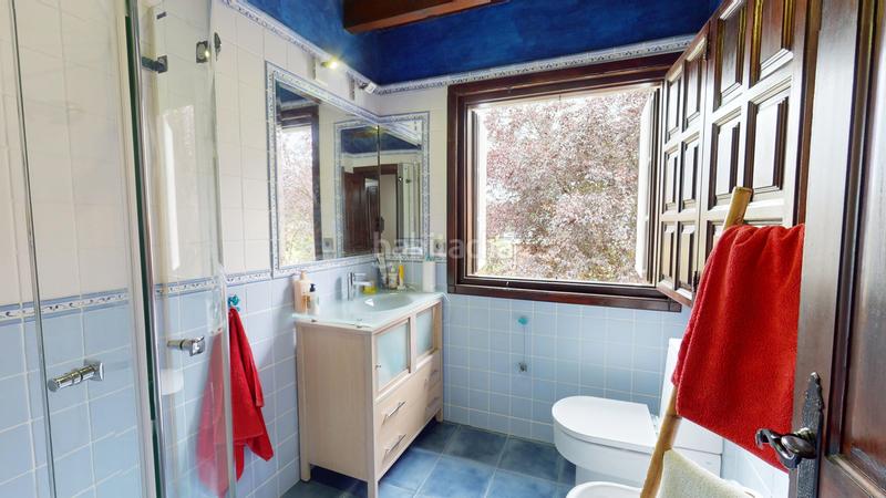 Foto 51cf45bb-b2d6-4b66-a882-12e5f969fd9b. Doppelhaus mit parking in Parbayón Piélagos