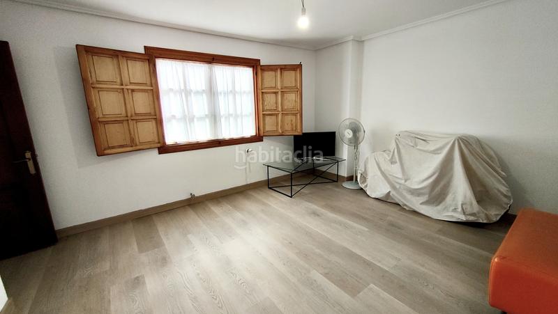 Foto 8e8dcd59-9237-4b6c-8b6e-66140635bfba. Haus mit parking in Cacicedo Camargo