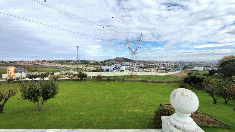 Foto edc82257-daec-4133-9aa8-d1d4d6d219c0. Haus mit parking in Cacicedo Camargo