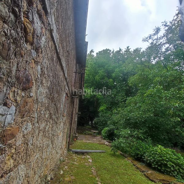 Foto c22b19b8-8a4c-4167-a3b1-ce438cbf3ecc. Casa amb aparcament a Ruesga