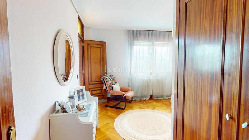 Foto b69dc205-5e9b-4a7e-bbe4-8b8e85b1a5e3. Casa a calle corceño 5 a Alisal - San Román Santander
