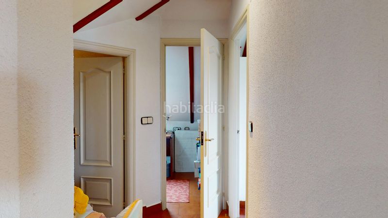 Foto f49a366c-f529-4251-b64f-267074c87ece. Casa a calle corceño 5 a Alisal - San Román Santander