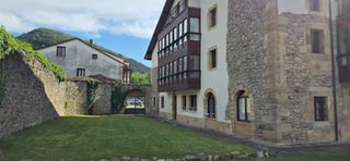 Etagenwohnung in Bárcena de pie de concha - calle la plaza 47. Apartamento exclusivo estilo montañés, en recinto privado