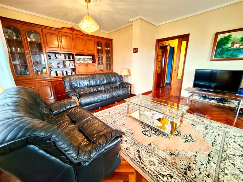 Foto c5c1b05c-10bd-459d-ba94-7920d23f1e83. Casa amb calefacció aparcament a Cacicedo Camargo