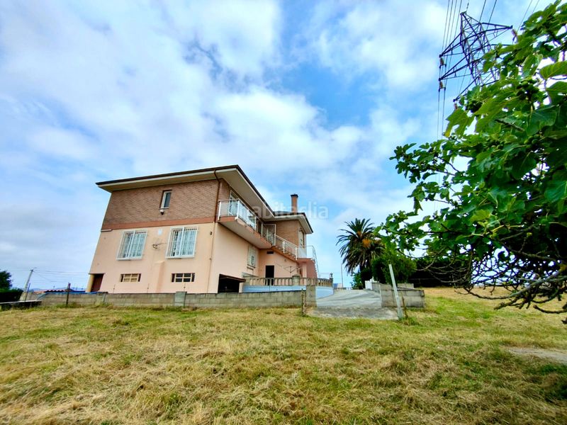 Foto d69195ee-5349-424e-959d-a159fbe24928. Casa amb calefacció aparcament a Cacicedo Camargo