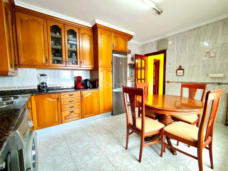 Foto da01548a-6436-4653-9654-a535e75db348. Casa amb calefacció aparcament a Cacicedo Camargo