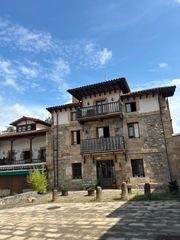 Pis a Bárcena de pie de concha - la plaza 47. Apartamento rustico en bárcena pie de concha