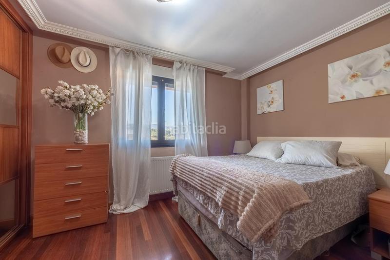 Foto d4adc0e1-20dd-42ff-9d6e-58ba291b1481. Pis amb calefacció aparcament piscina a Brazomar Castro - Urdiales